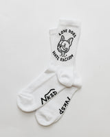 Love Dogs Hate Racism Socken