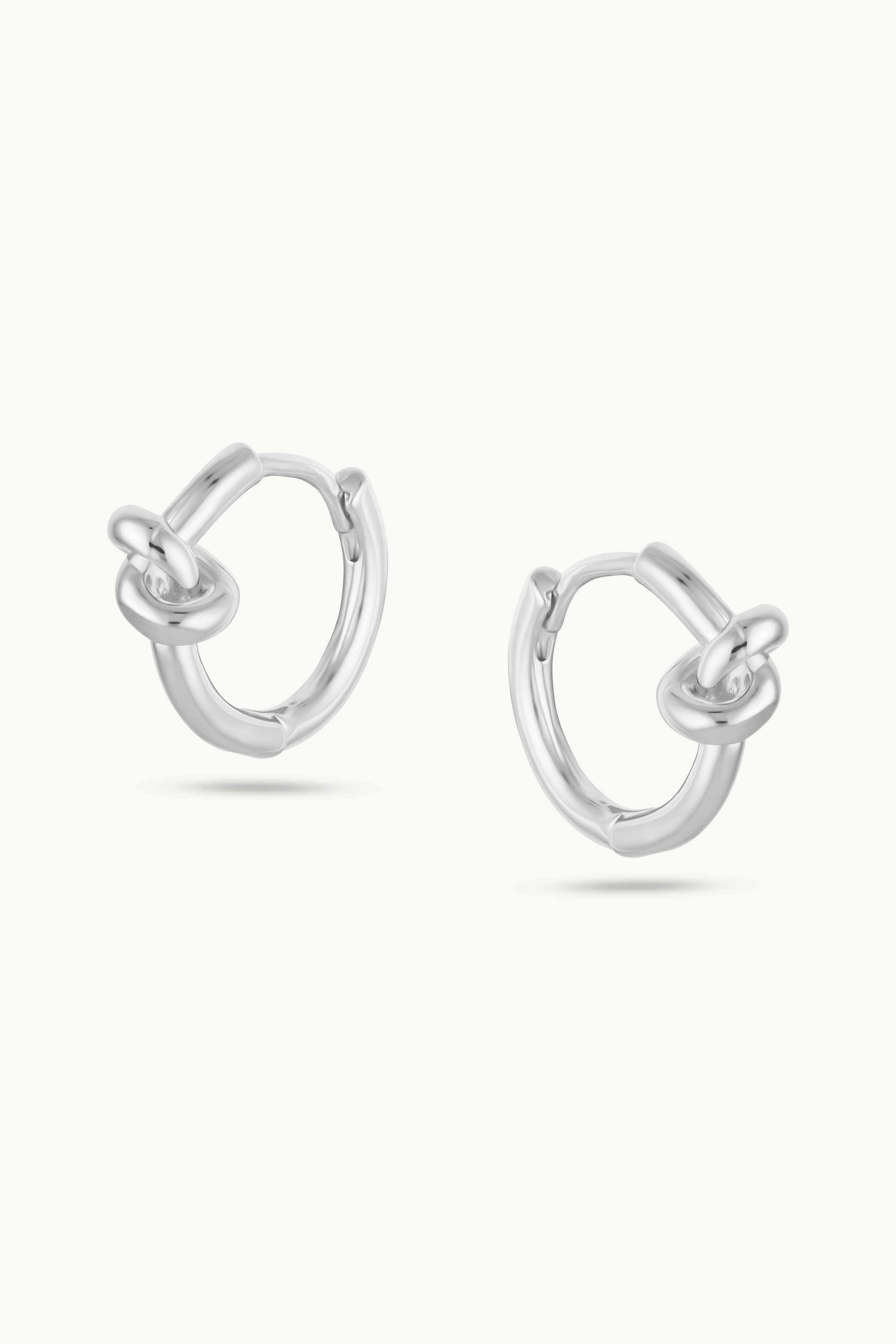 LUNA Mini - Geknüpfte Hoops aus Silber