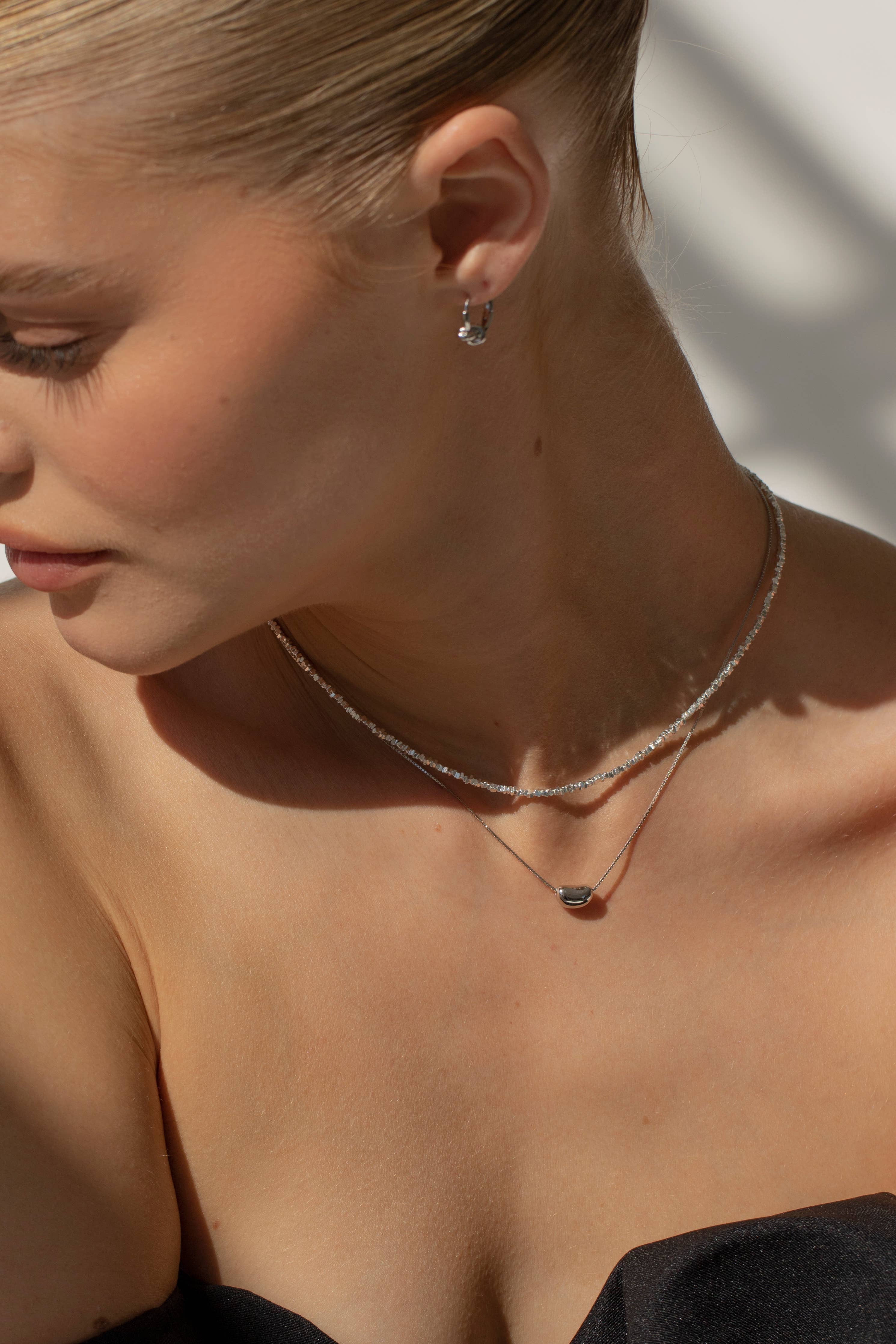 LUNA Mini - Geknüpfte Hoops aus Silber