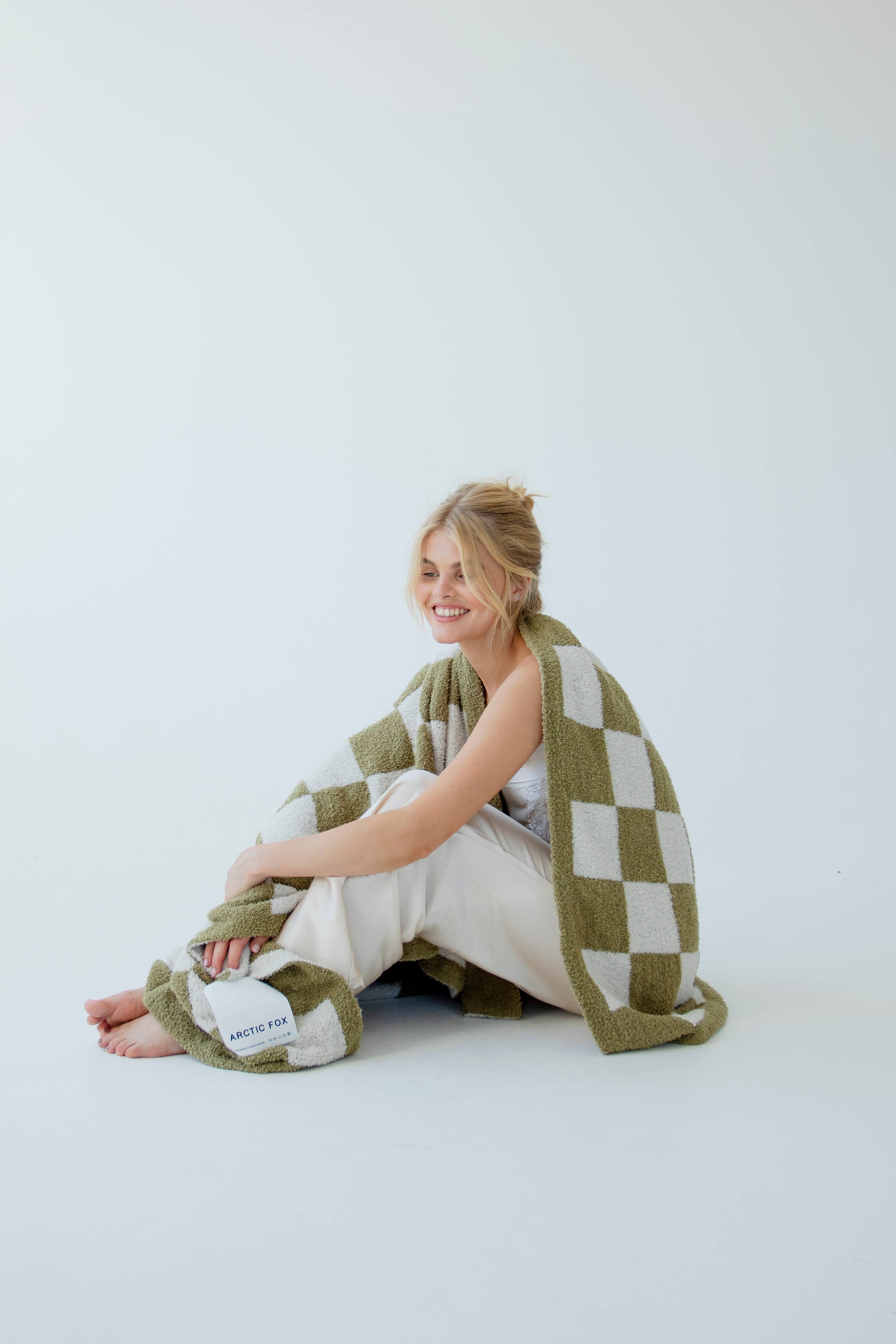 Die Teddydecke — 100% recycelt — khakifarbenes Karomuster