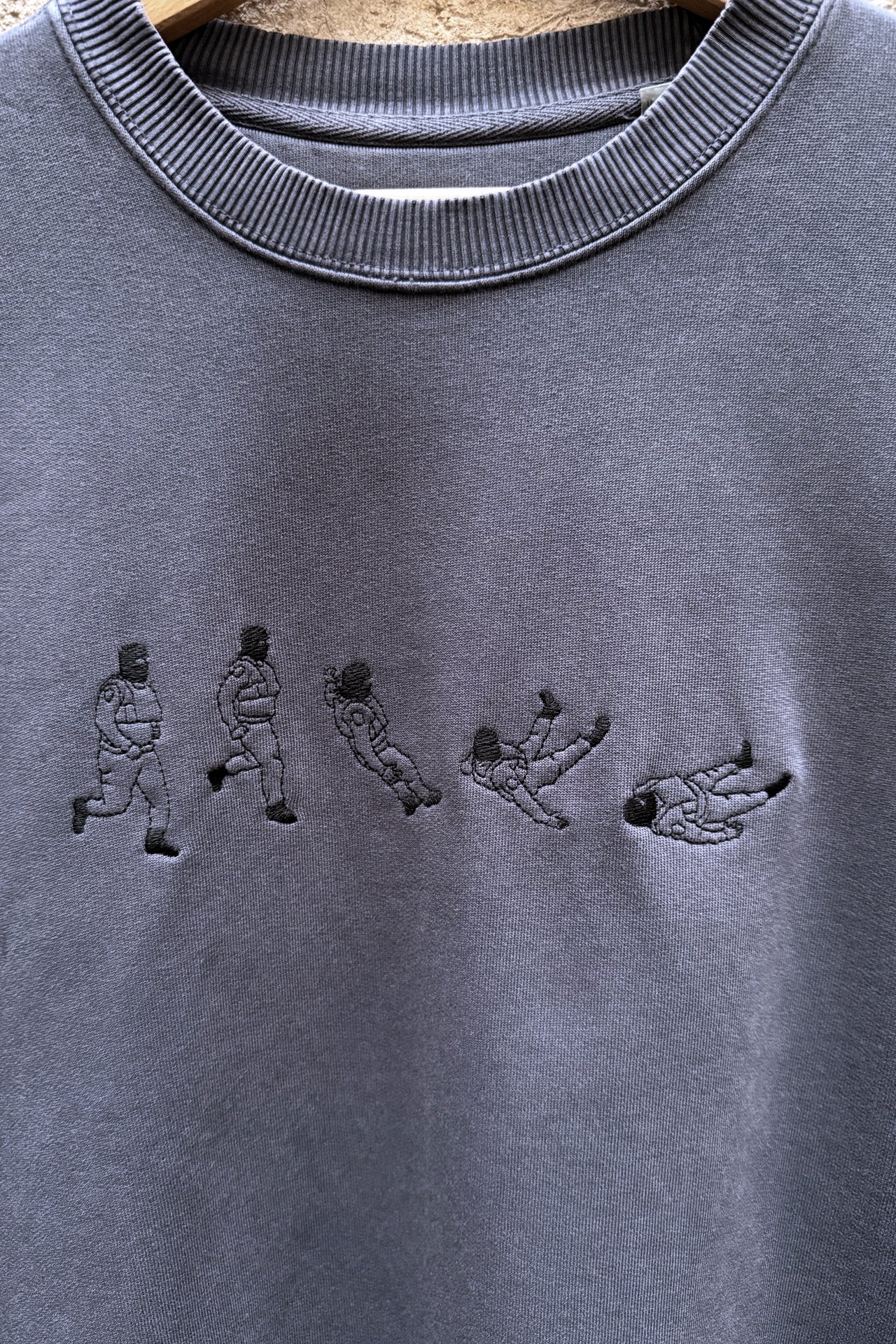 SLIPPERY ICE OVERSIZED CREWNECK