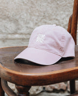 Love Wins Dad Cap von NKSP – Frontansicht mit Stickerei