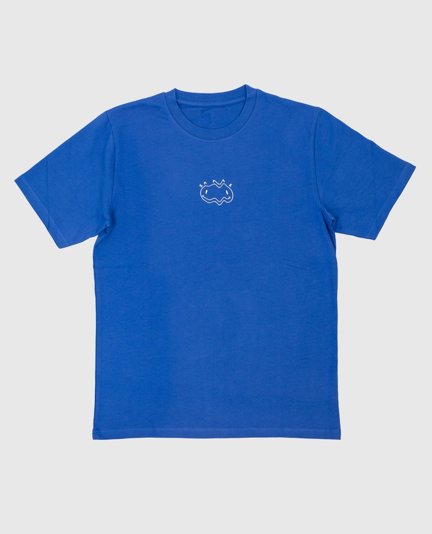 Same Tee Blau von NKSP – Vorderansicht flach gelegt