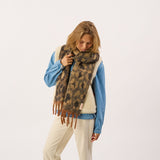Scarf Leopard