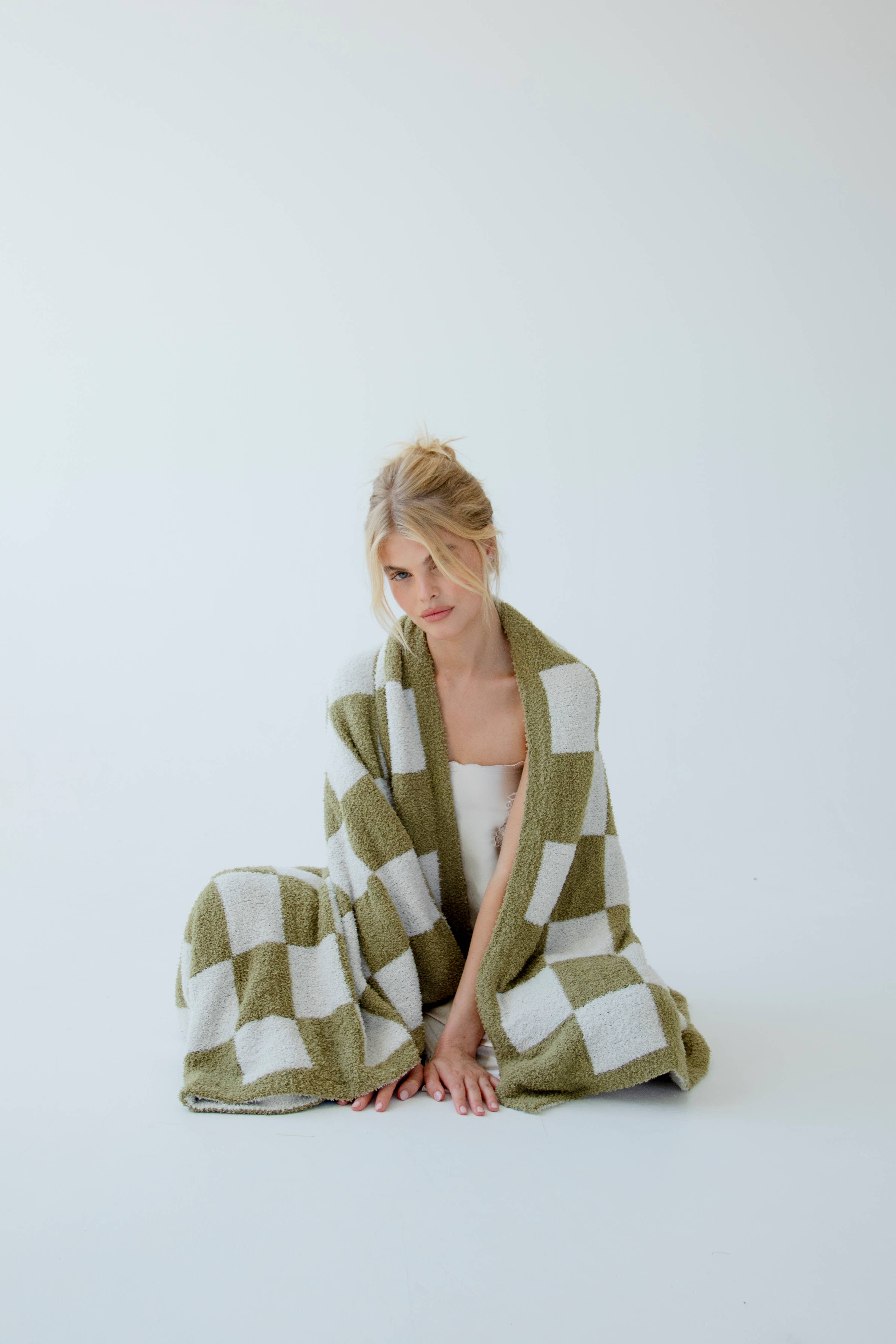 Die Teddydecke — 100% recycelt — khakifarbenes Karomuster