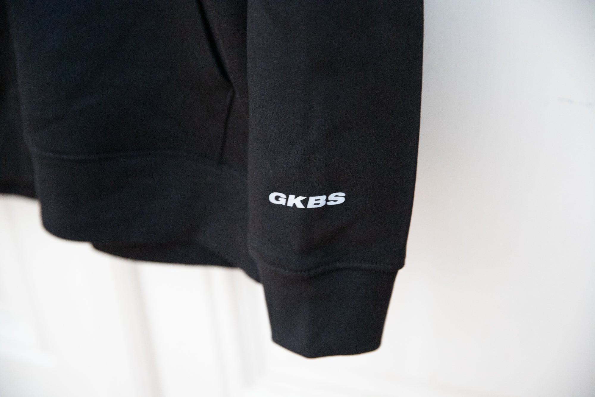 REFLECTIVE ESSENTIAL HOODIE